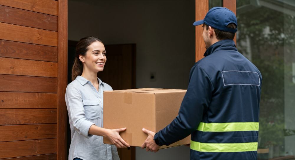 Doorstep pickup and delivery courier service - home and office parcel collection in Mumbai by Hans Air Express